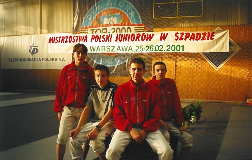 Zawodnicy Muszkietera na Mistrzostwach Polski Juniorów w szpadzie, Warszawa 2001