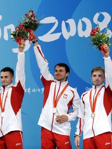Adam Wiercioch z drużyną szpadzistów na podium Igrzysk Olimpijskich w Pekinie 2008